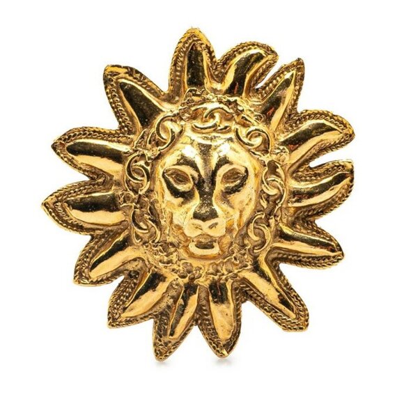 CHANEL CC Logos Leo Lion Brooch Gold Tone Pin Auth w/Box #08470 - Picture 1 of 4
